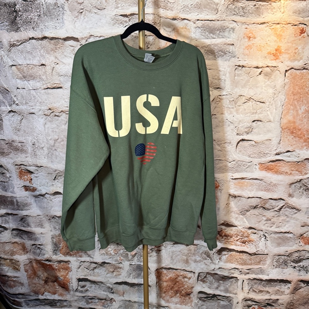 POL Clothing - USA Sweatshirt - Green - L - NWOT
